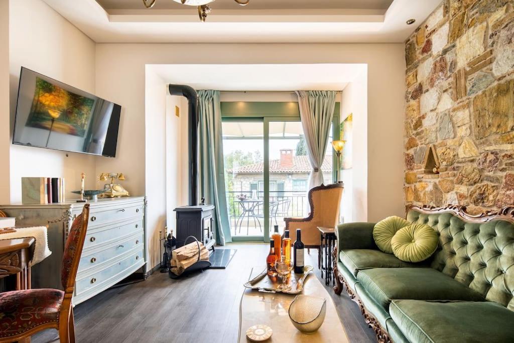 Queen'S Stone Legend, Royal Living By Acropolis Athena Bagian luar foto