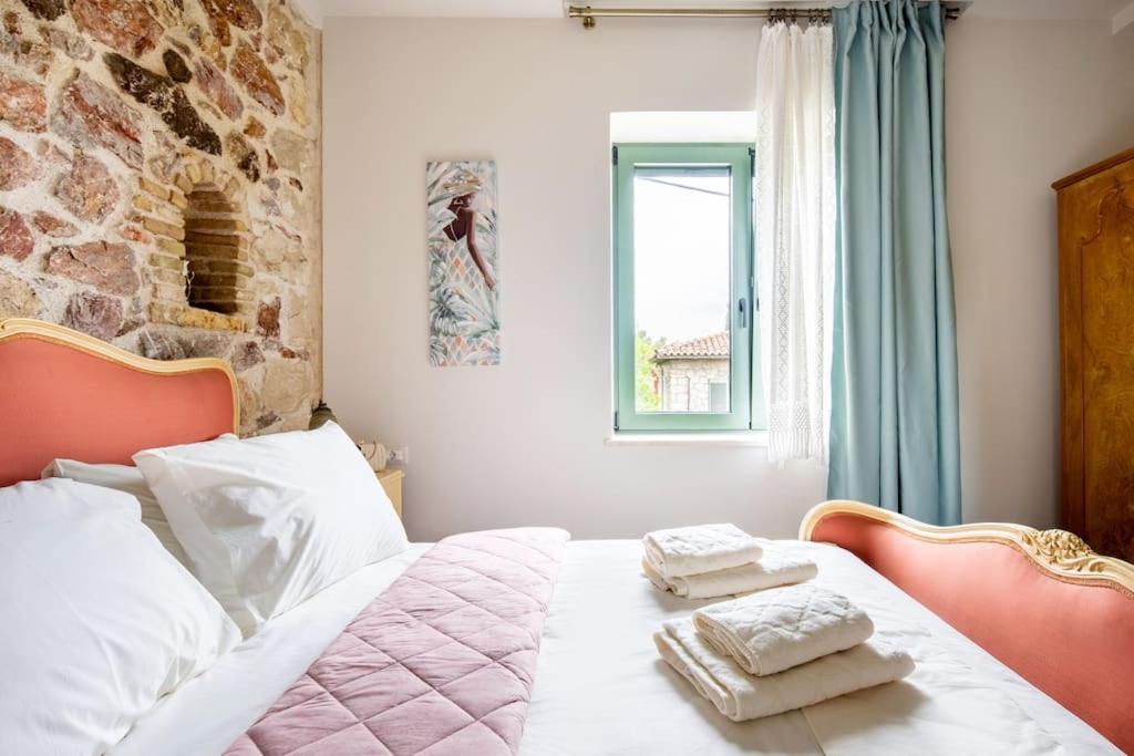 Queen'S Stone Legend, Royal Living By Acropolis Athena Bagian luar foto