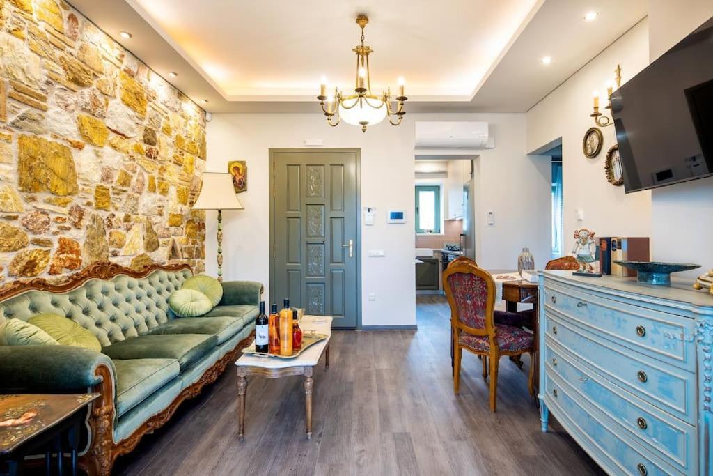 Queen'S Stone Legend, Royal Living By Acropolis Athena Bagian luar foto
